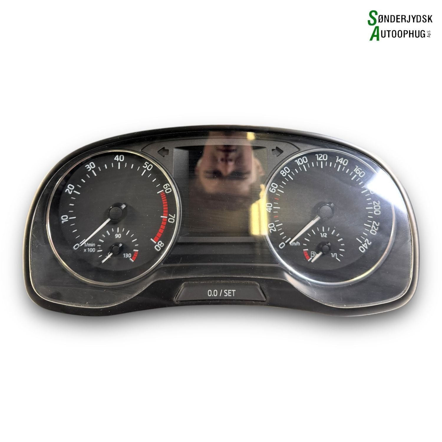 Skoda Fabia Speedometer - Instrument Med OEM Nr. 6V0920740B Fra Skoda Ophugger