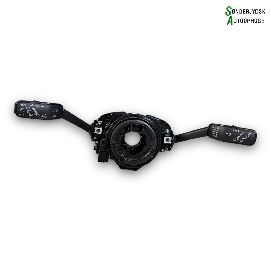 Skoda Fabia Kontakt Combi Med OEM Nr. 6C0959653 Fra Skoda Ophugger
