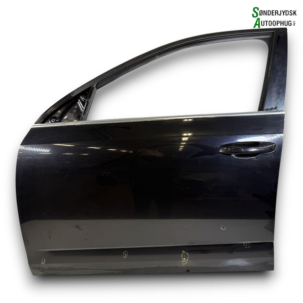 Skoda Octavia Fordør V Med OEM Nr. 5E0831051 Fra Skoda Ophugger