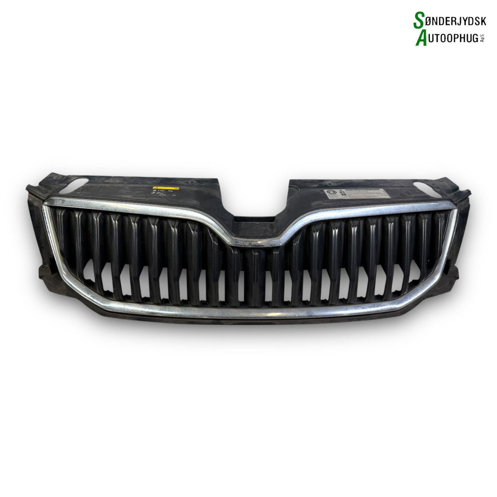 Skoda Octavia Frontgitter Med OEM Nr. 5E08537612ZZ Fra Skoda Ophugger