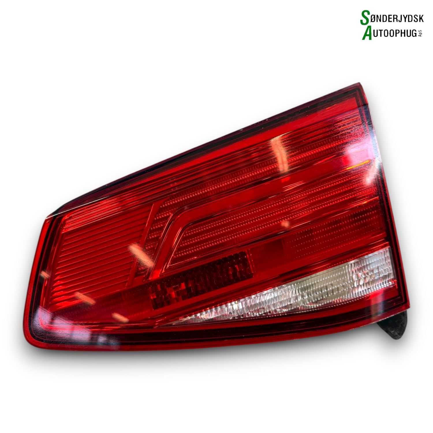 VW Passat 3G Baglygte Med OEM Nr. 3G9945094E Fra VW Ophugger