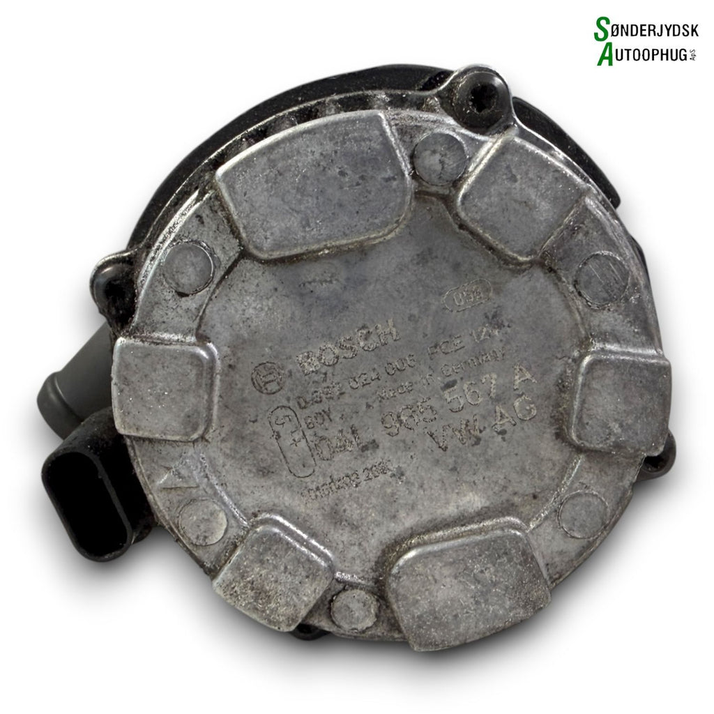 VW Passat 3G Cirkulationspumpe Med OEM Nr. 04L965567A Fra VW Ophugger