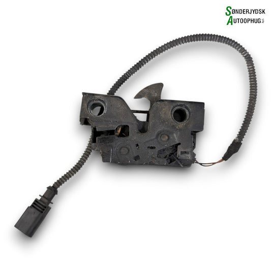 VW Passat 3G Hjelmlås Med OEM Nr. 5G1823509D Fra VW Ophugger