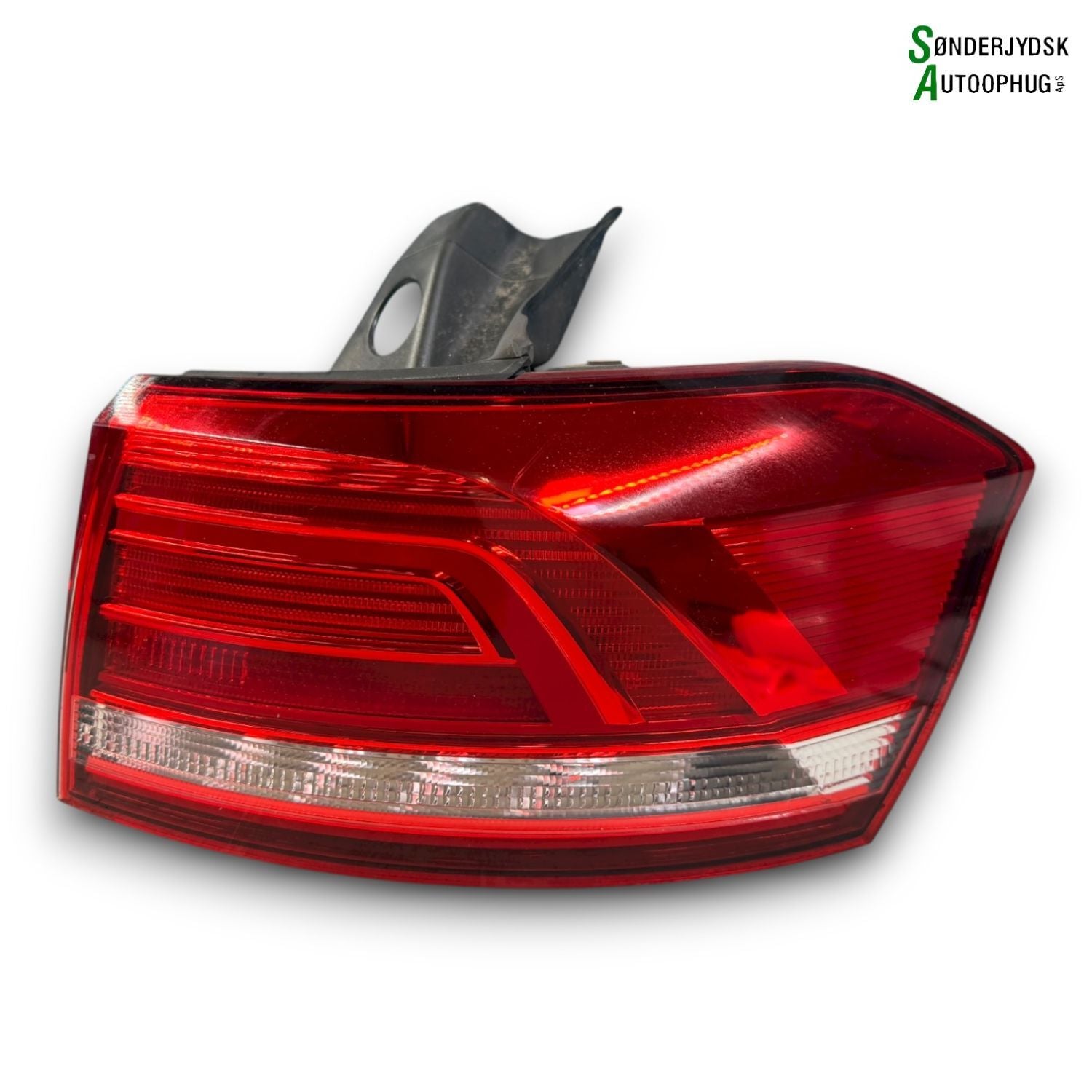 VW Passat 3G Baglygte Med OEM Nr. 3G9945096D Fra VW Ophugger