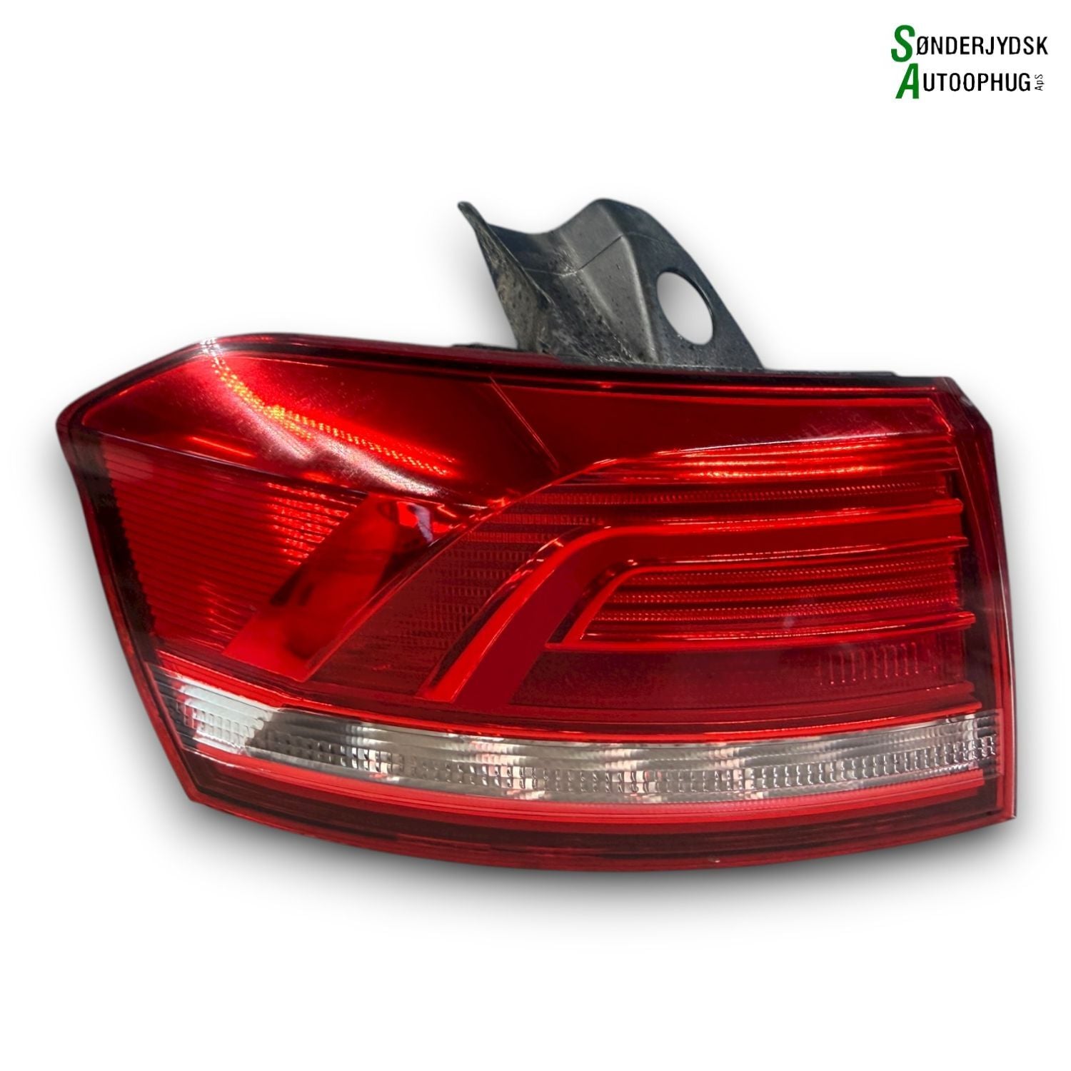 VW Passat 3G Baglygte Med OEM Nr. 3G9945095D Fra VW Ophugger