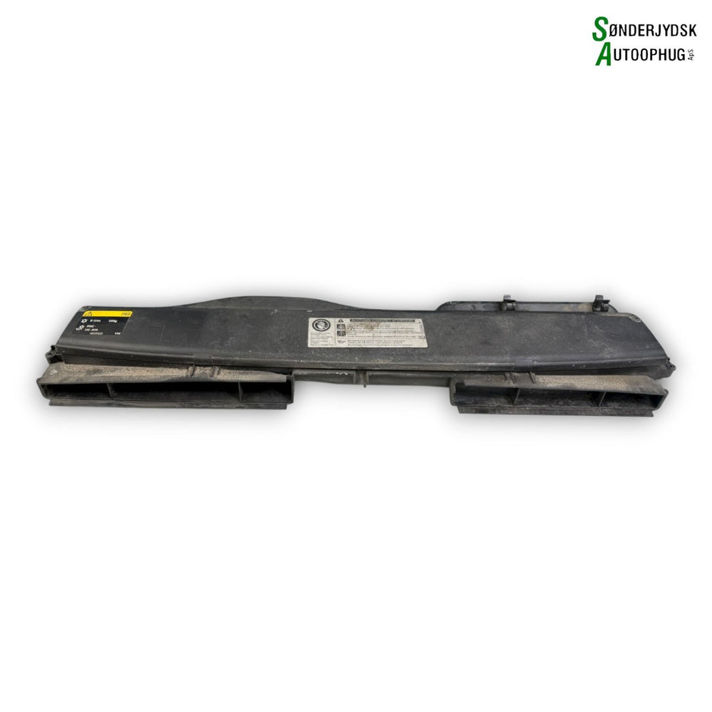 VW Passat 3G Luftindtag For Med OEM Nr. 5Q0129254H Fra VW Ophugger