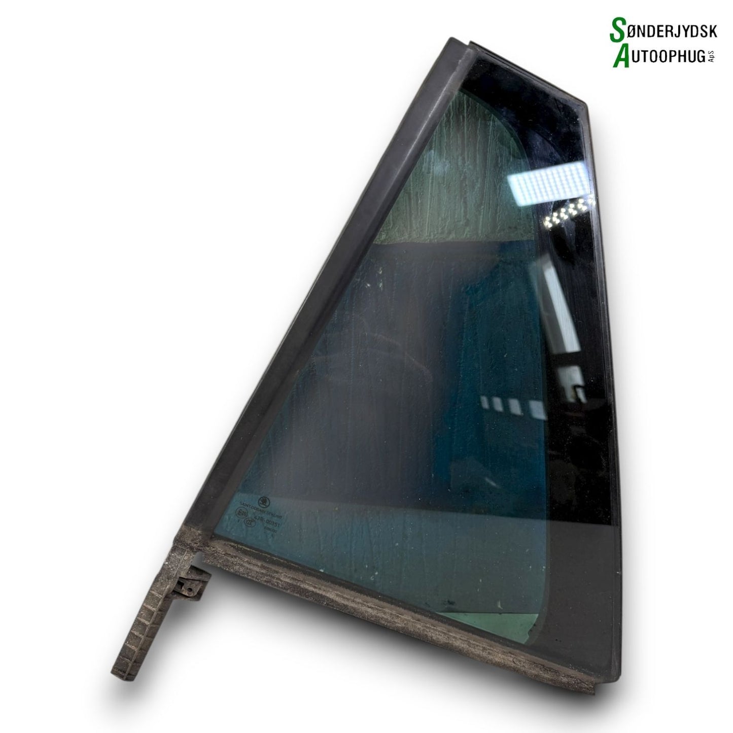 Skoda Fabia Trekantrude Med OEM Nr. 6V9845213B Fra Skoda Ophugger