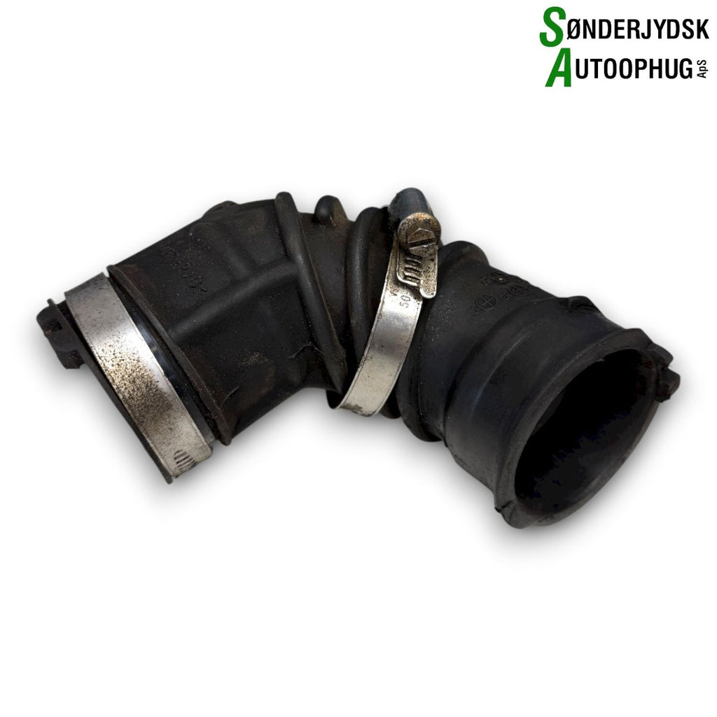 Suzuki Baleno Indsugningsslange Med OEM Nr. 13881M68PA0 Fra Suzuki Ophugger