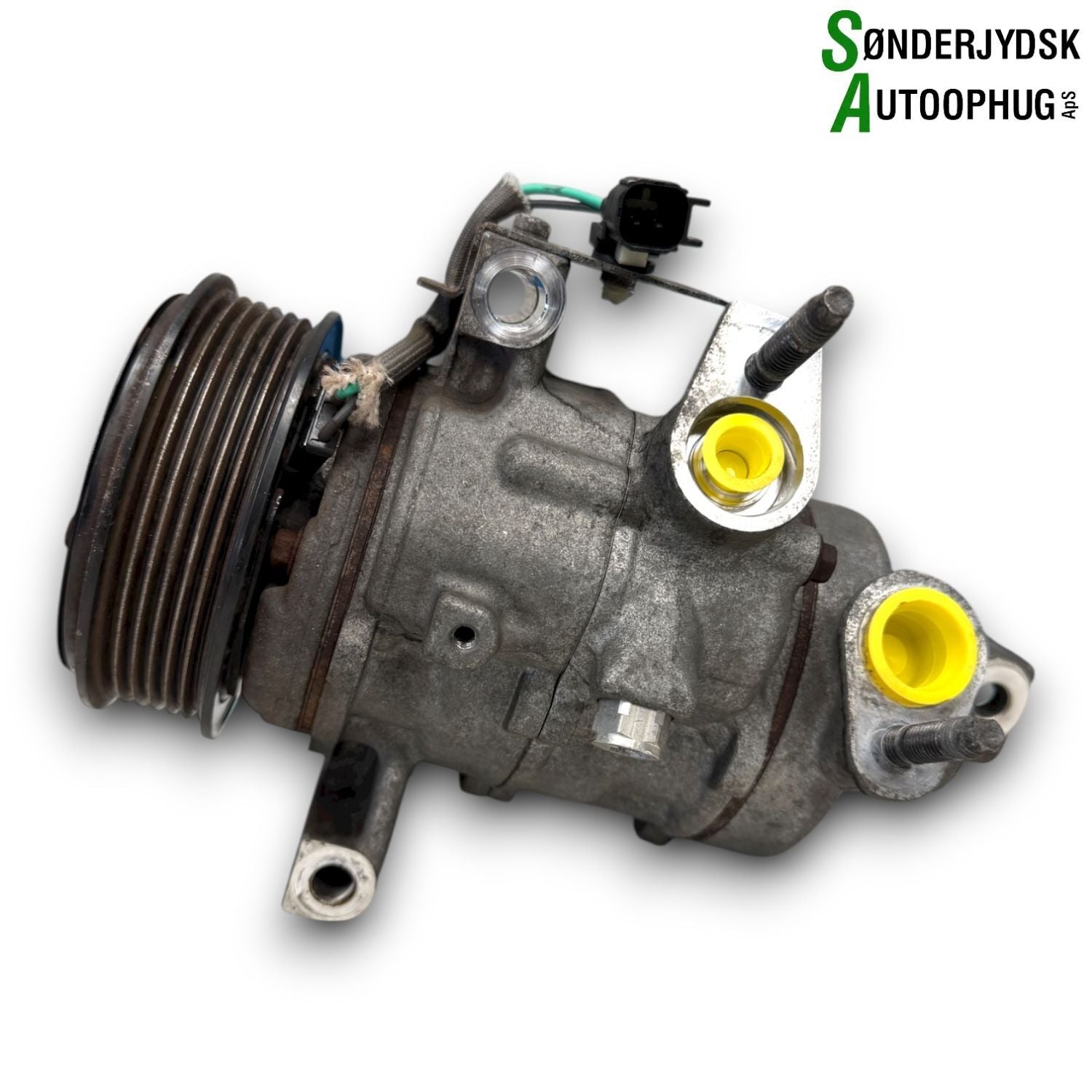 Ford Fiesta 8 Aircondition Pumpe Med OEM Nr. 2451790 Fra Ford Ophugger