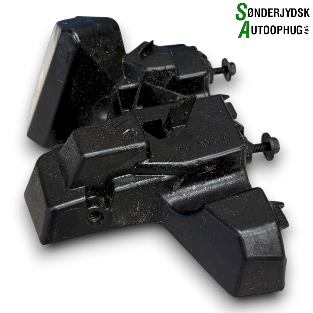 Ford Fiesta 8 Upcycklingsdele Med OEM Nr. 2592630 Fra Ford Ophugger
