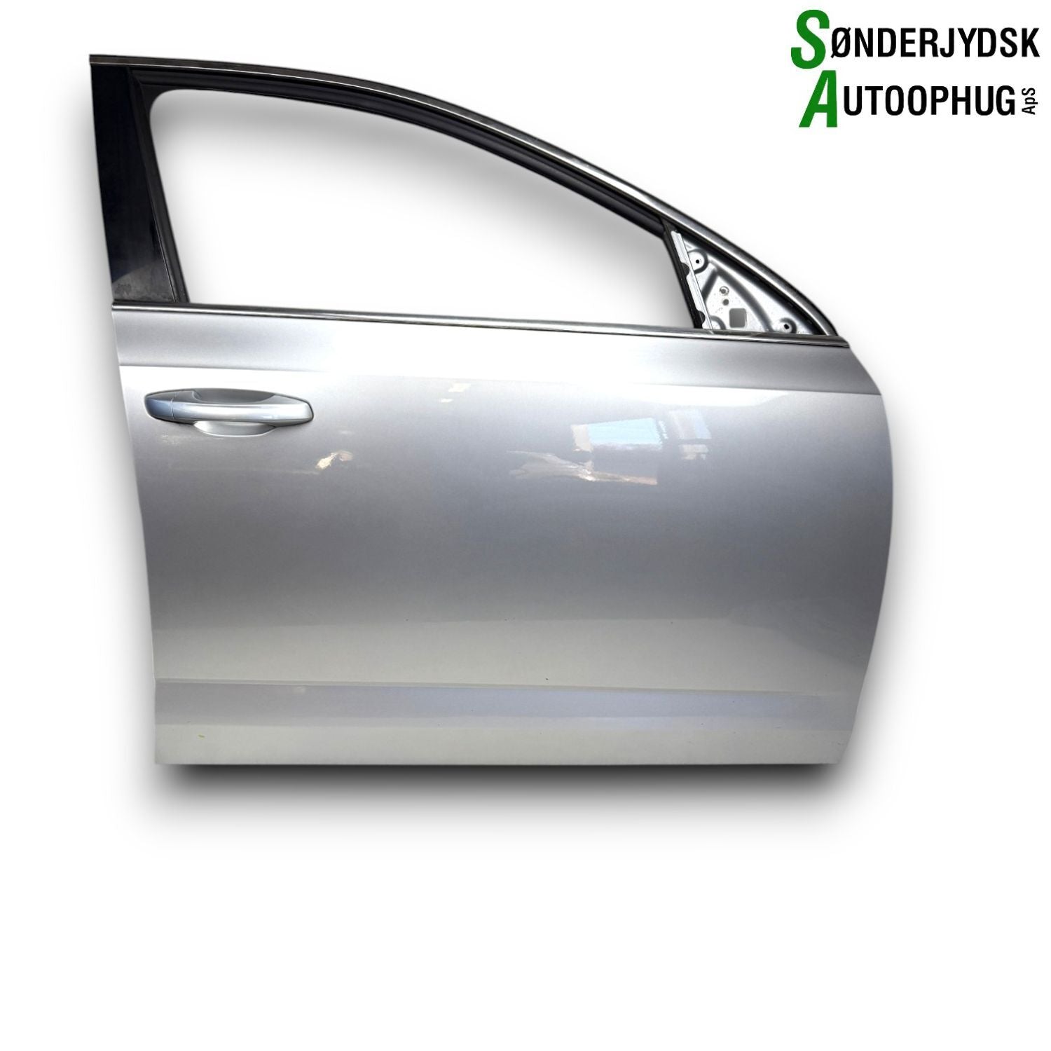 Skoda Octavia Fordør H Med OEM Nr. 5E0831052 Fra Skoda Ophugger