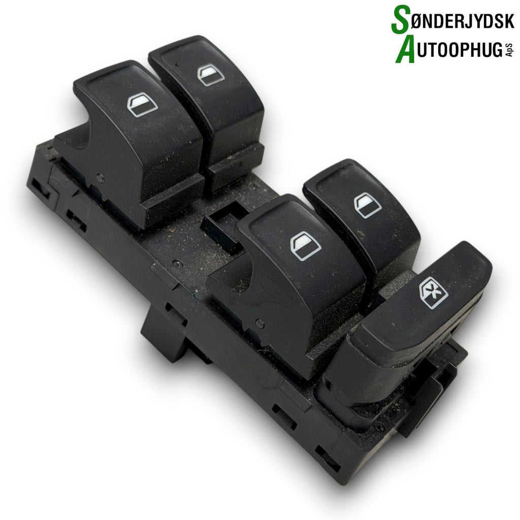 Skoda Octavia Kontakt Rudehejs Med OEM Nr. 5E0959857 Fra Skoda Ophugger