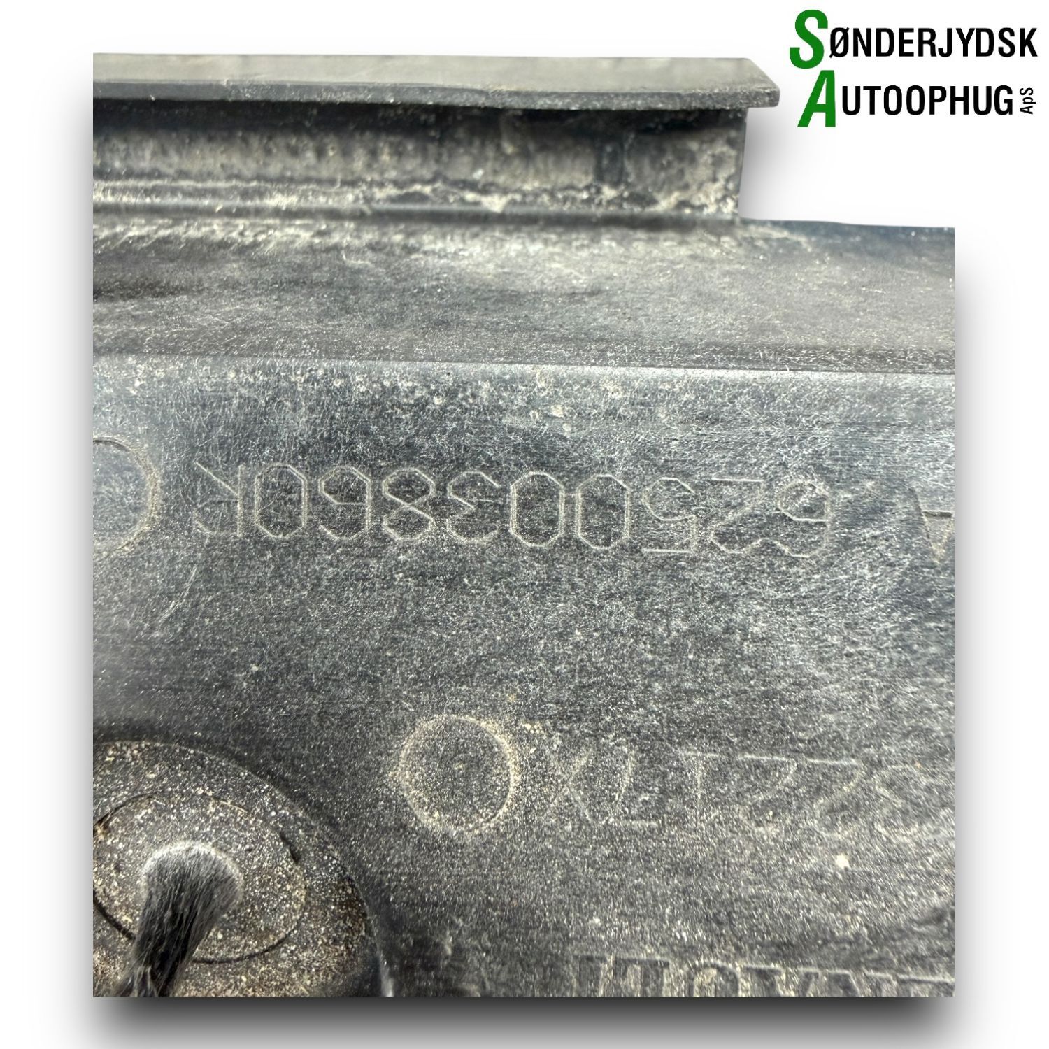 Renault Clio 4 Låseplade Med OEM Nr. 625003860R Fra Renault Ophugger
