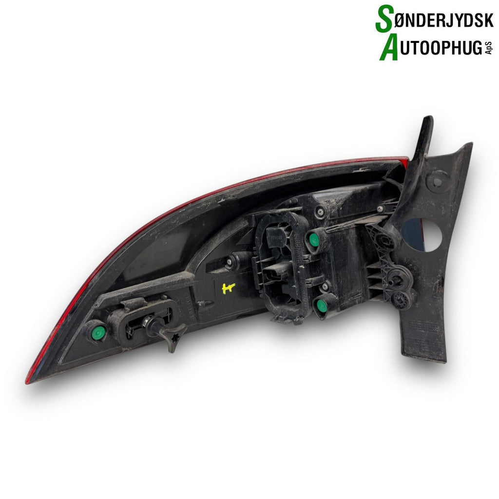 Renault Clio 4 Baglygte Med OEM Nr. 265507408R Fra Renault Ophugger