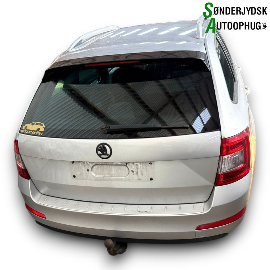 Skoda Octavia Hækspoiler Med OEM Nr. Ophugger Fra Skoda Ophugger