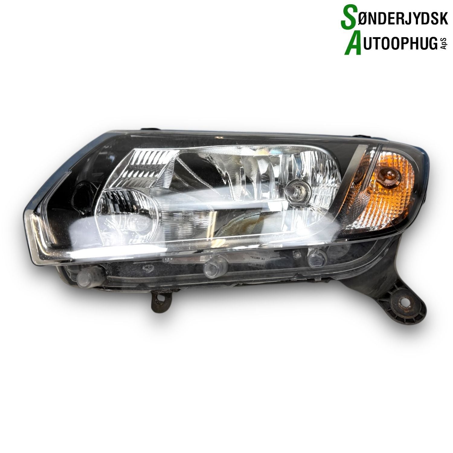 Dacia Sandero Ll Forlygte Med OEM Nr. 260605312R Fra Dacia Ophugger