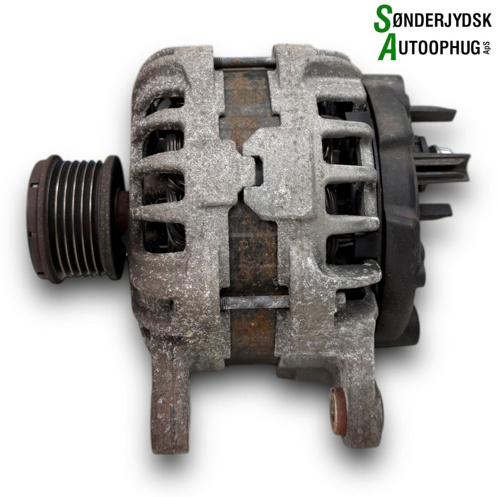 Dacia Sandero Ll Generator Med OEM Nr. 231005933 Fra Dacia Ophugger