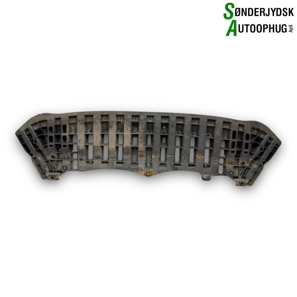 Peugeot 108 Motorskjold, Bund Med OEM Nr. B000812480 Fra Peugeot Ophugger