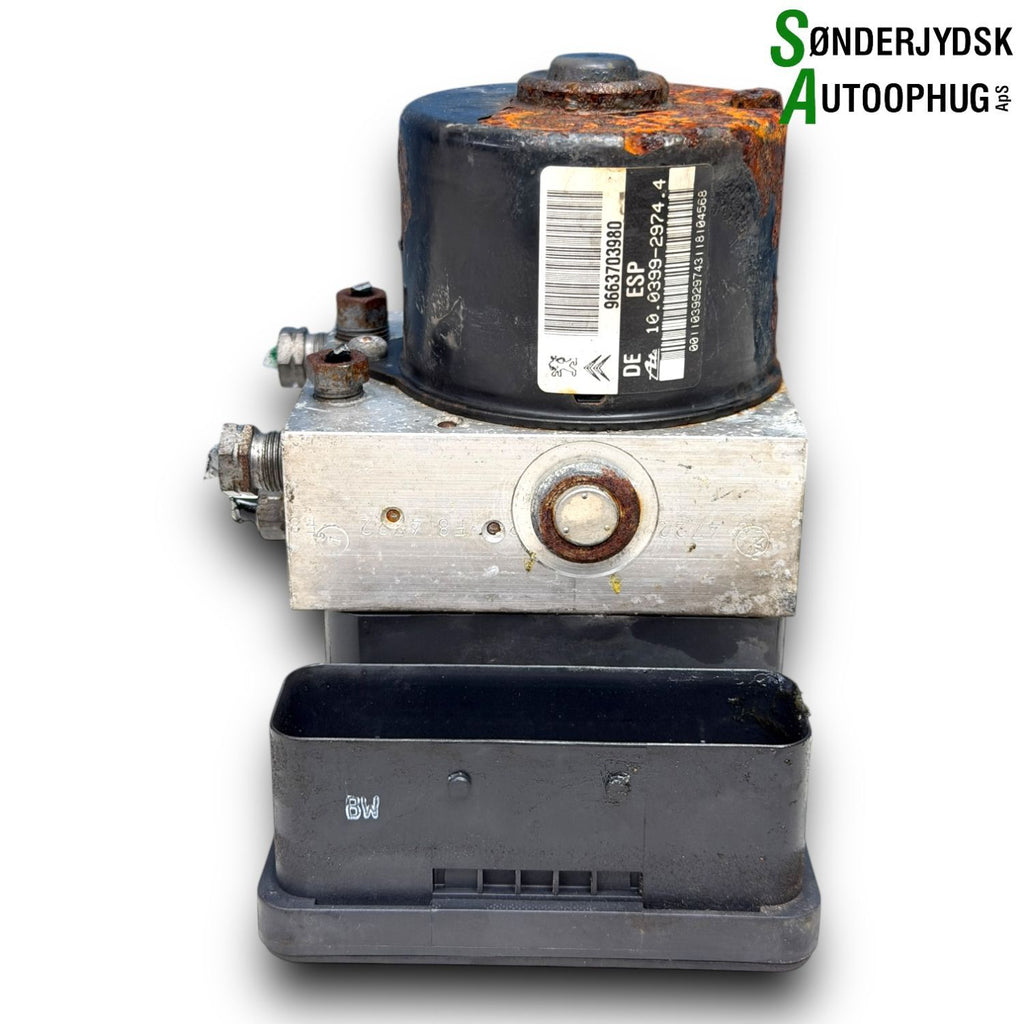 Peugeot 207 ABS Pumpe Med OEM Nr. 10096011844 Fra Peugeot Ophugger