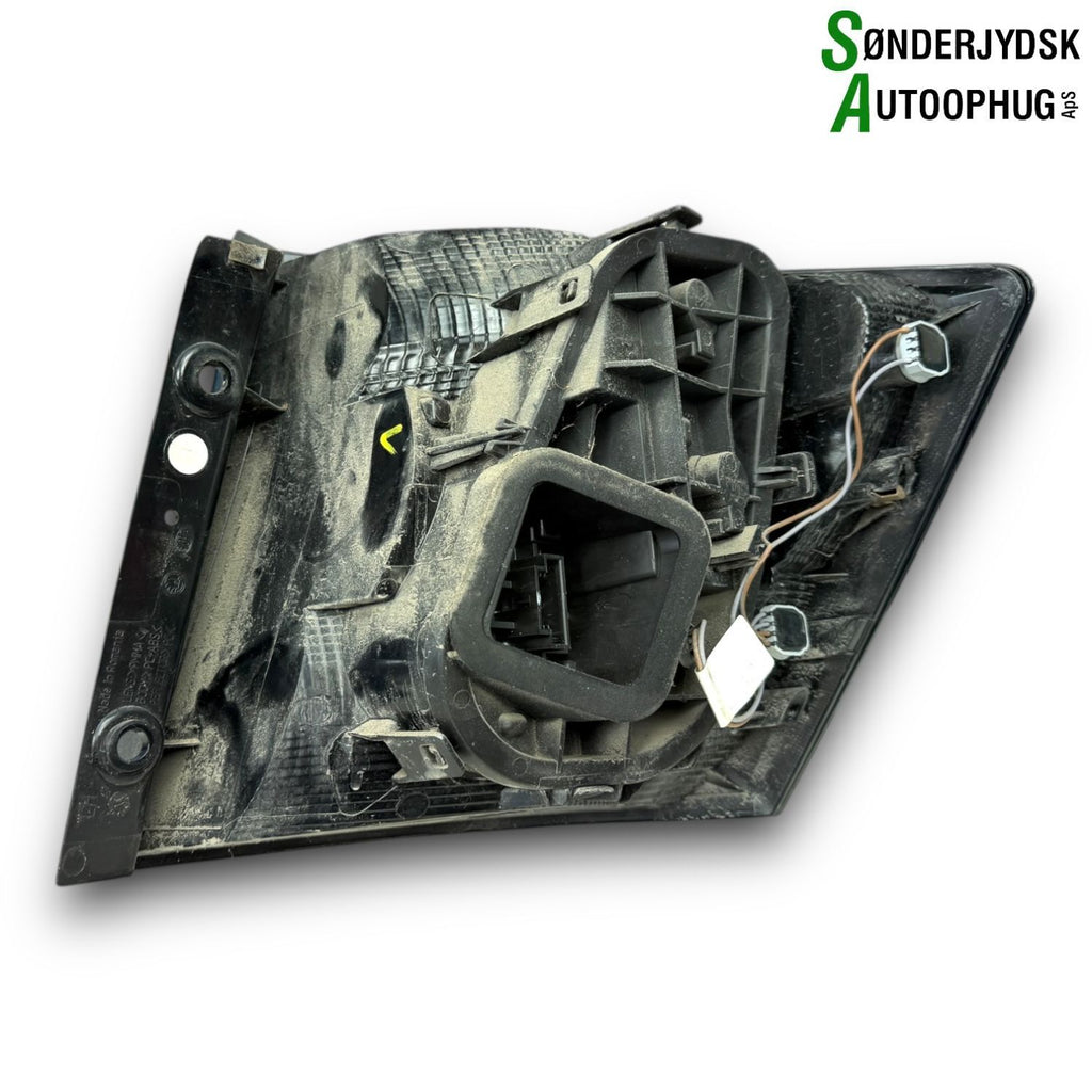 Skoda Fabia Baglygte Med OEM Nr. 6V9945095 Fra Skoda Ophugger