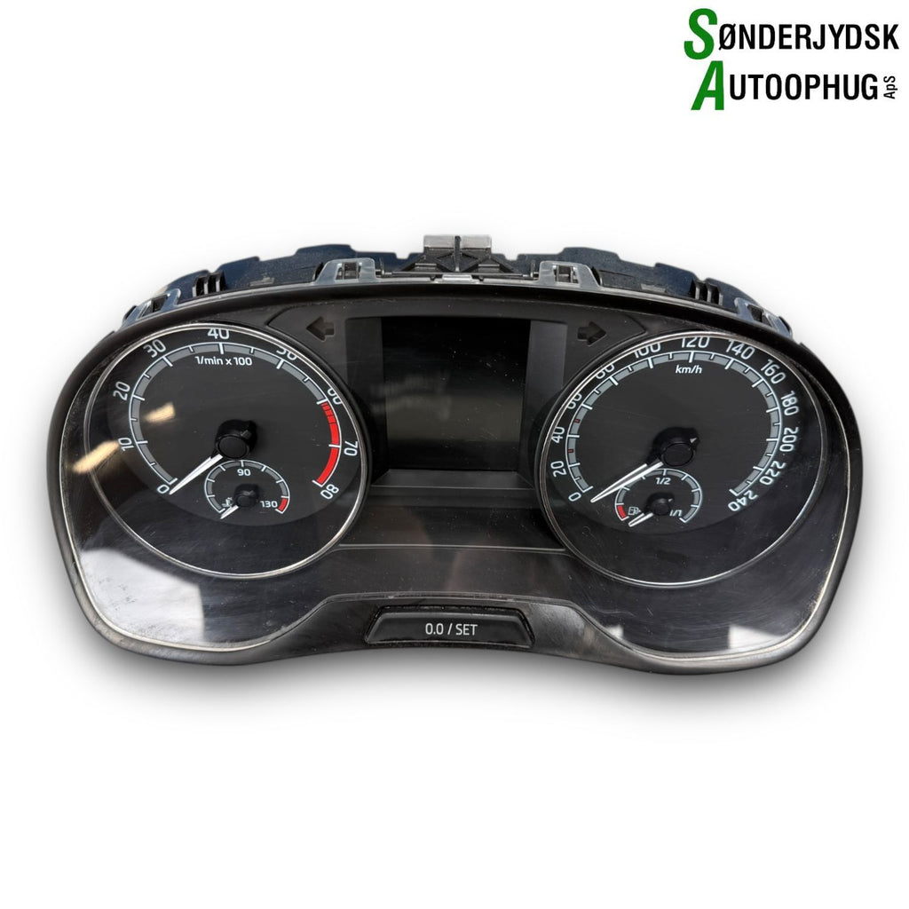 Skoda Fabia Speedometer - Instrument Med OEM Nr. 6V0920740E Fra Skoda Ophugger