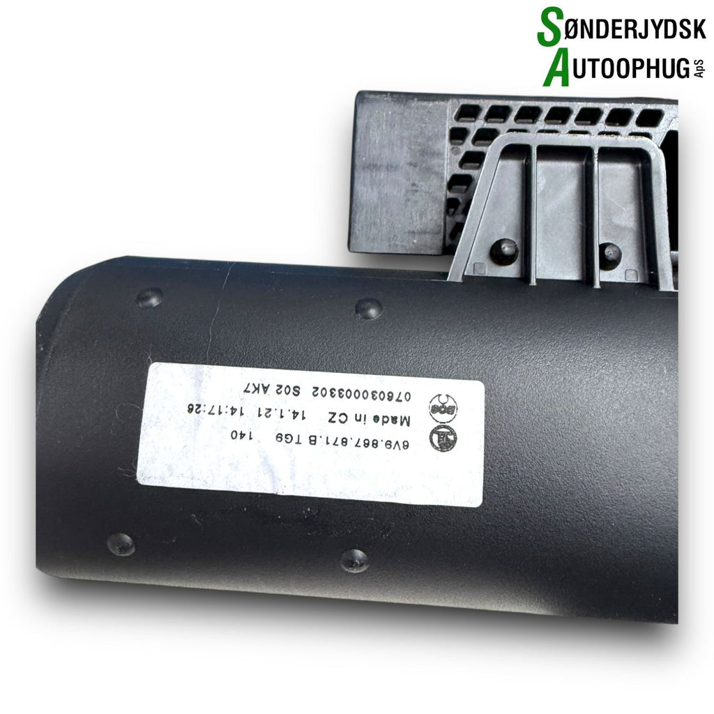 Skoda Fabia Bagageafdæk/Rullegar. STC Med OEM Nr. 6V9867871BTG9 Fra Skoda Ophugger