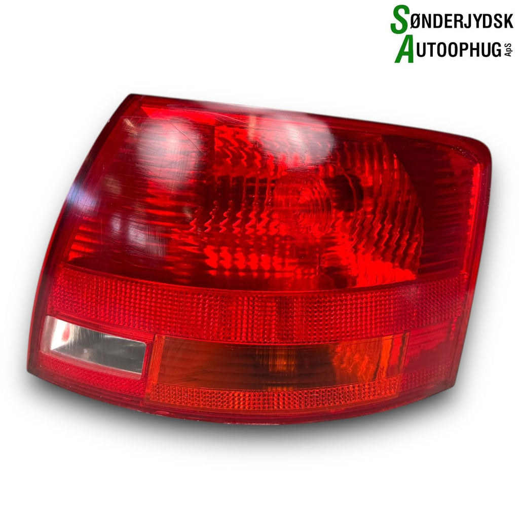 Audi A4 Baglygte Med OEM Nr. 8E9945096E Fra Audi Ophugger