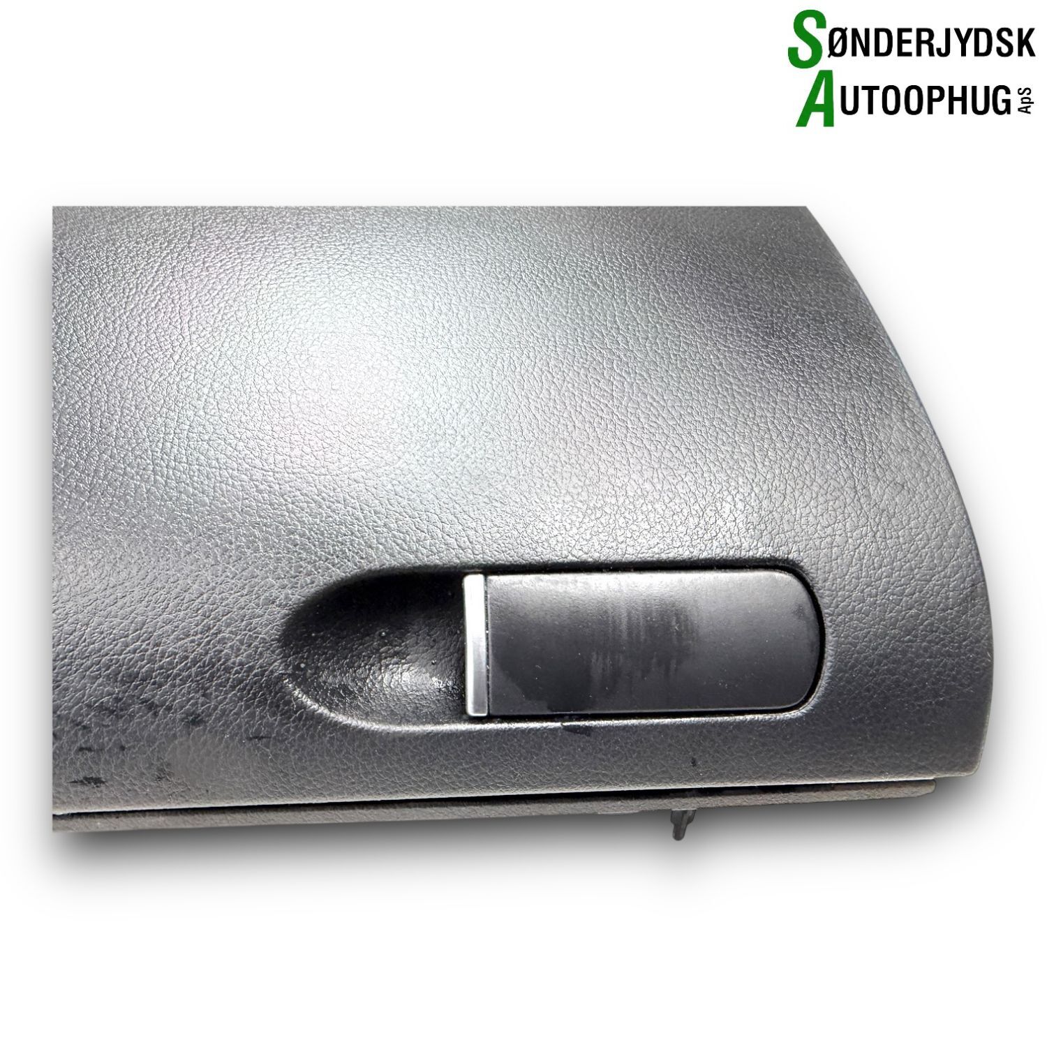 Audi A4 Handskerum Med OEM Nr. 8E1857124 Fra Audi Ophugger