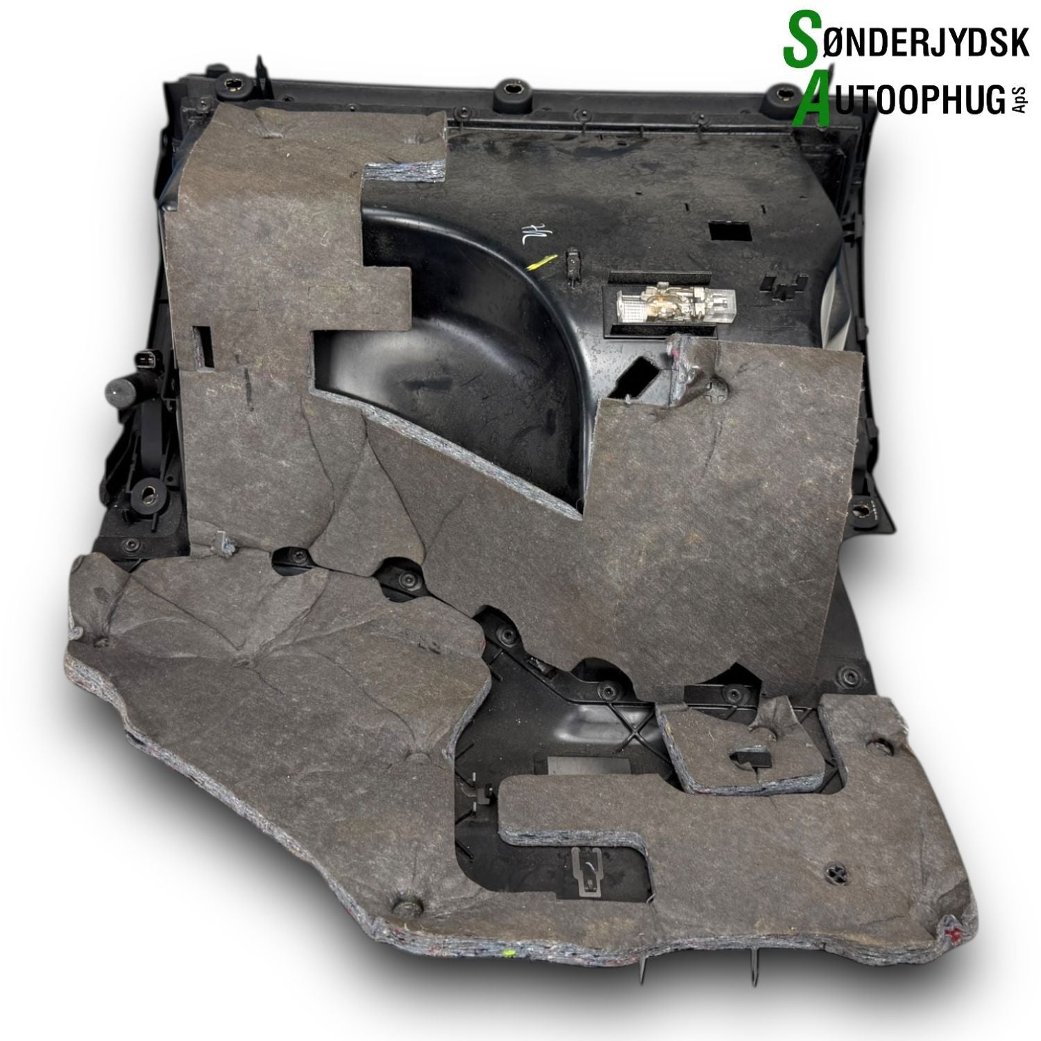 Audi A4 Handskerum Med OEM Nr. 8E1857124 Fra Audi Ophugger