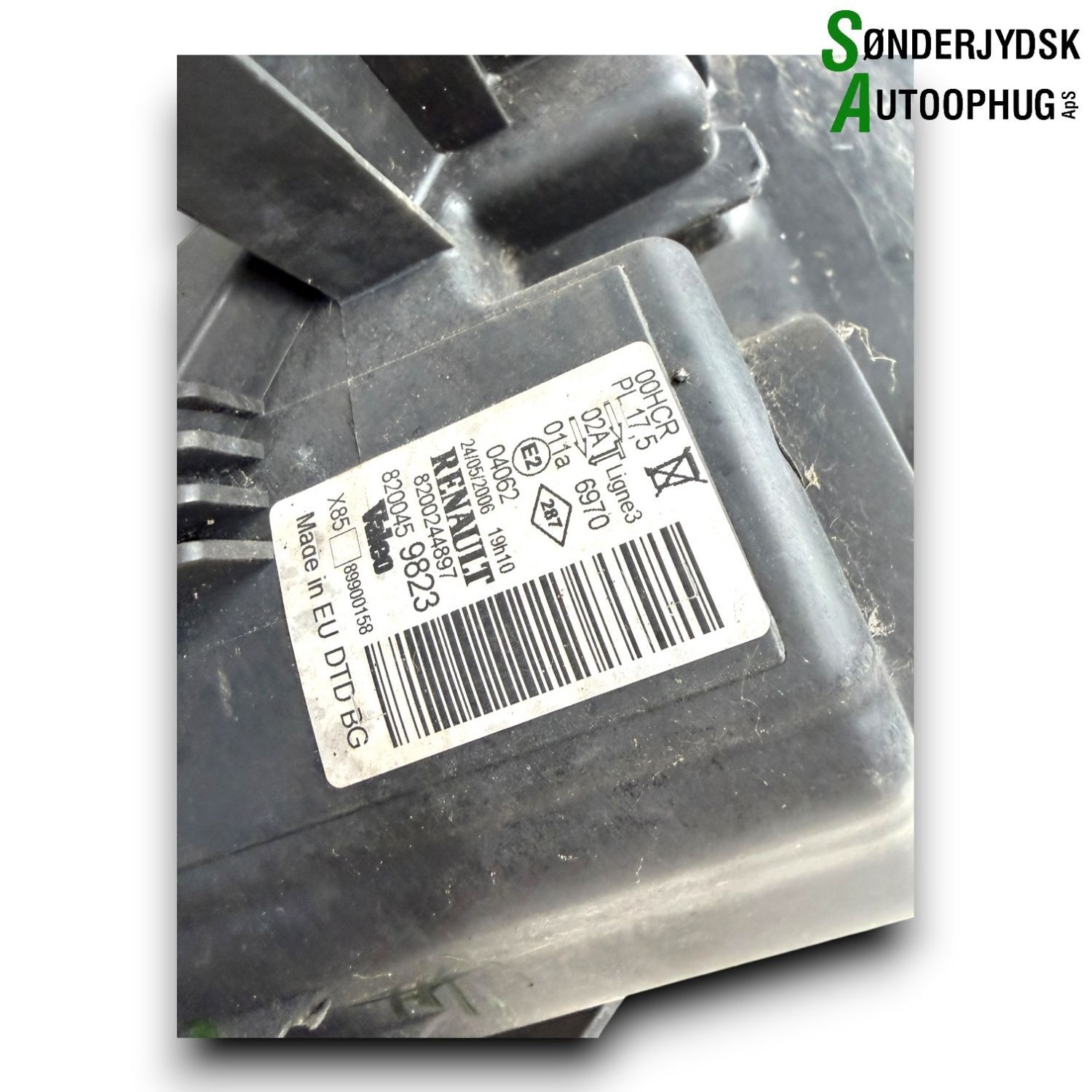 Renault Clio 3 Forlygte Med OEM Nr. 8200244897 Fra Renault Ophugger