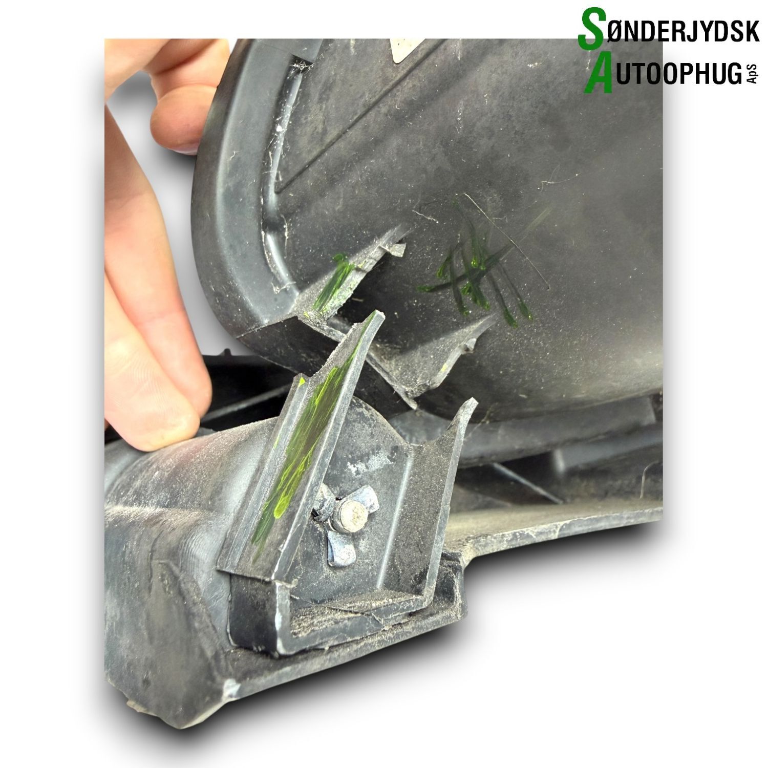 Renault Clio 3 Forlygte Med OEM Nr. 8200459823 Fra Renault Ophugger