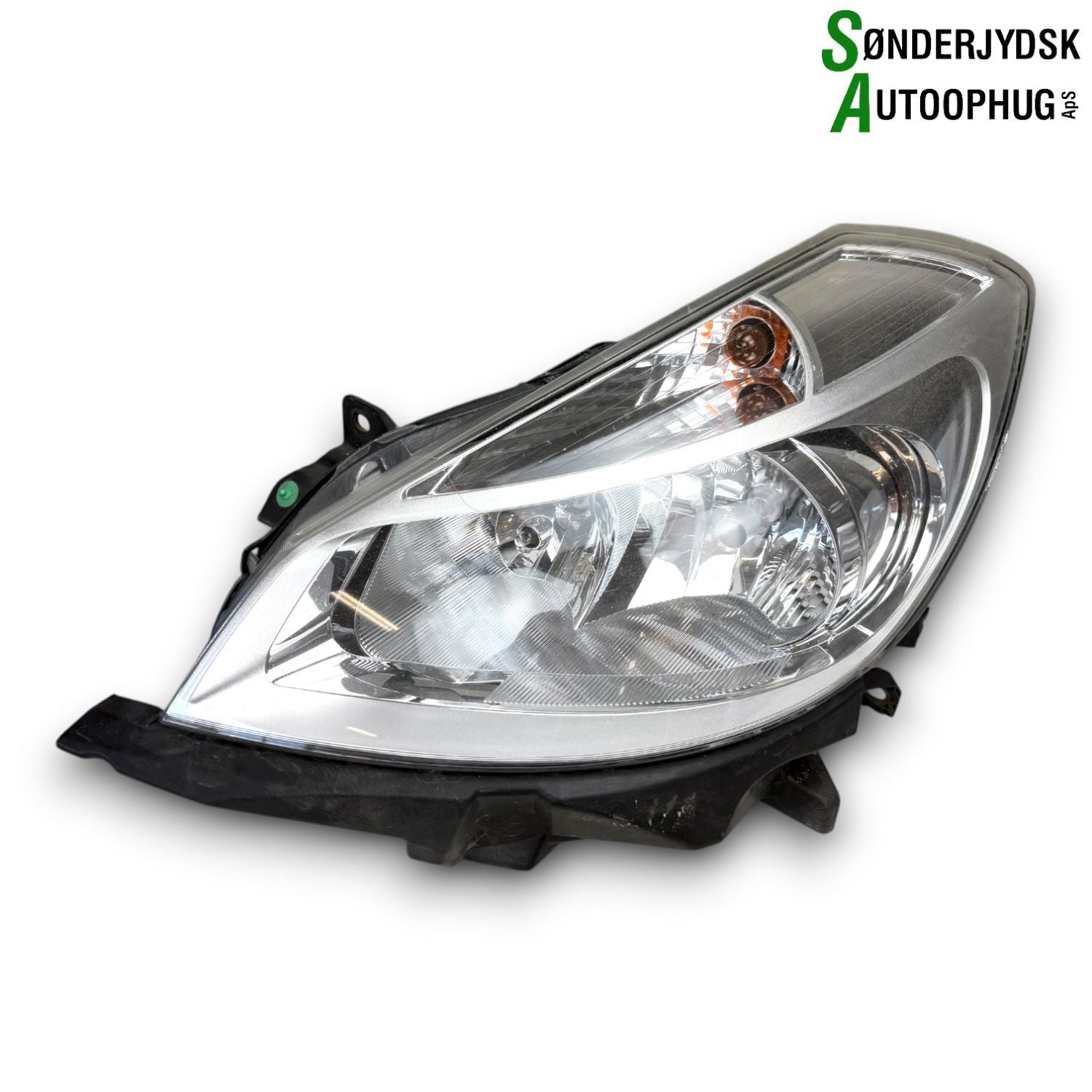 Renault Clio 3 Forlygte Med OEM Nr. 260607570R Fra Renault Ophugger