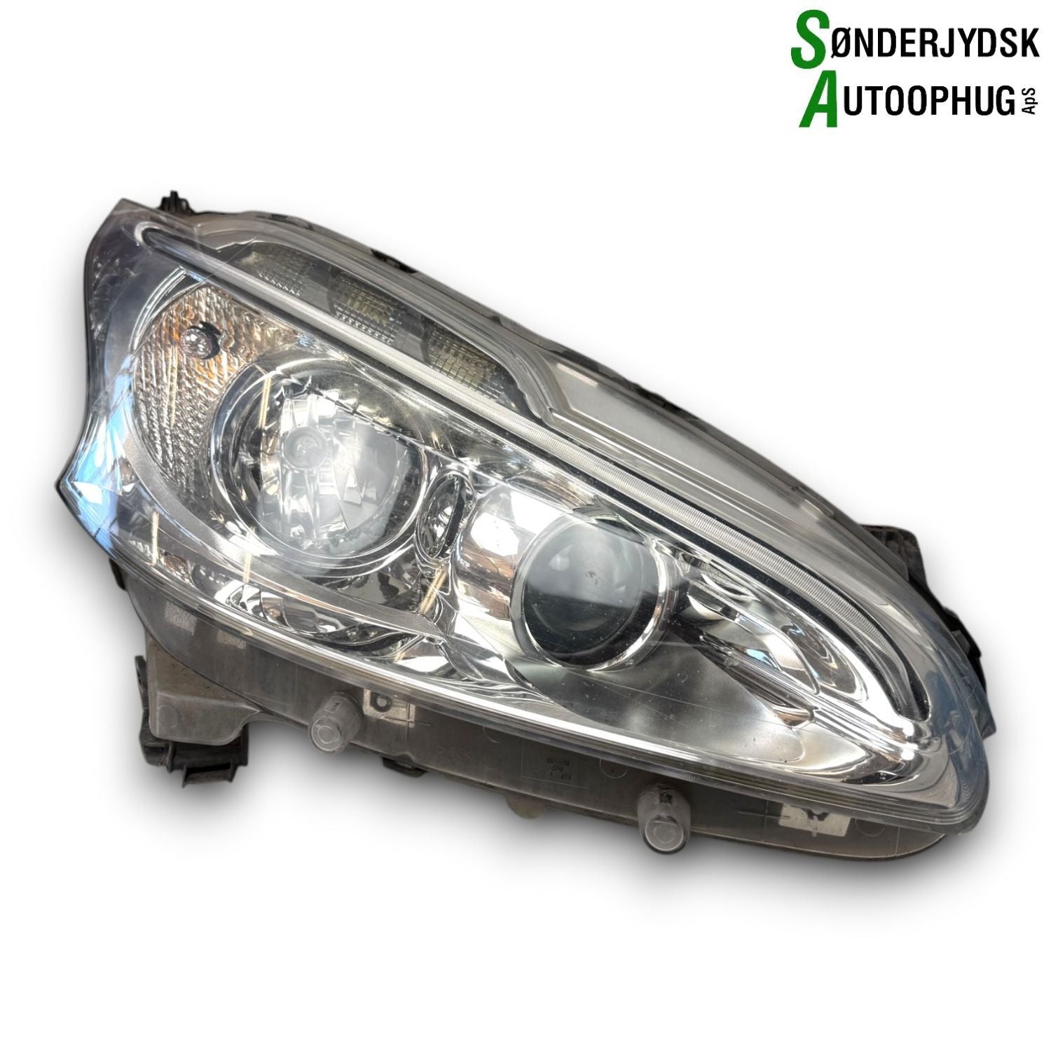 Peugeot 208 Forlygte Med OEM Nr. 9802221680 Fra Peugeot Ophugger