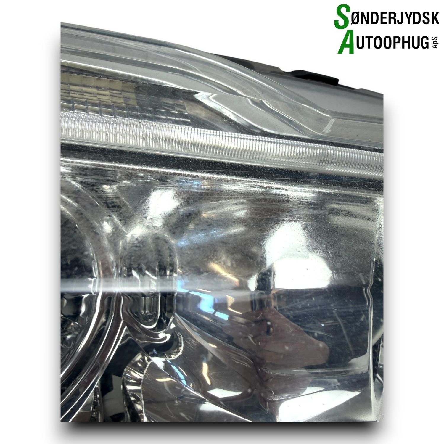 Peugeot 208 Forlygte Med OEM Nr. 1685352480 Fra Peugeot Ophugger