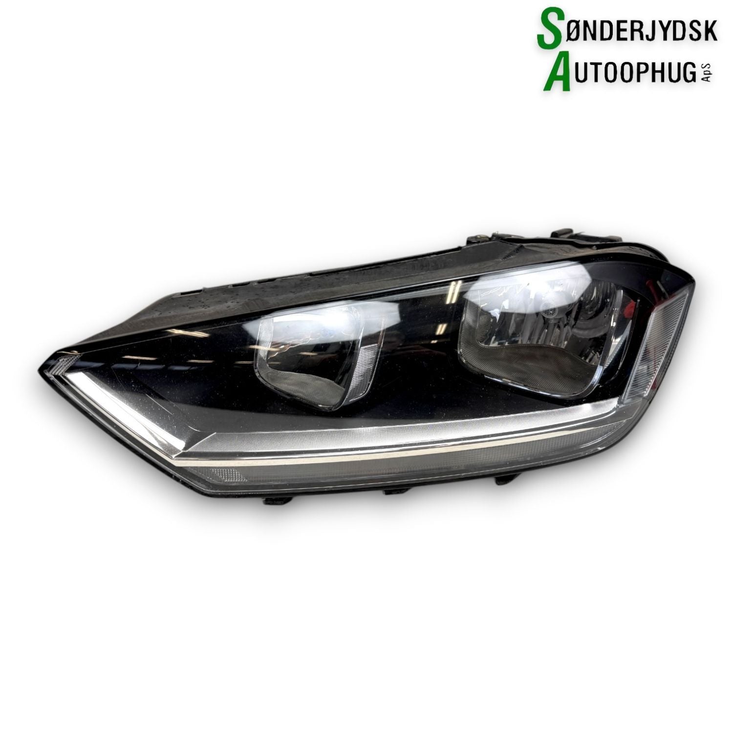 VW Golf Sportsvan Forlygte Med OEM Nr. 517941005C Fra VW Ophugger