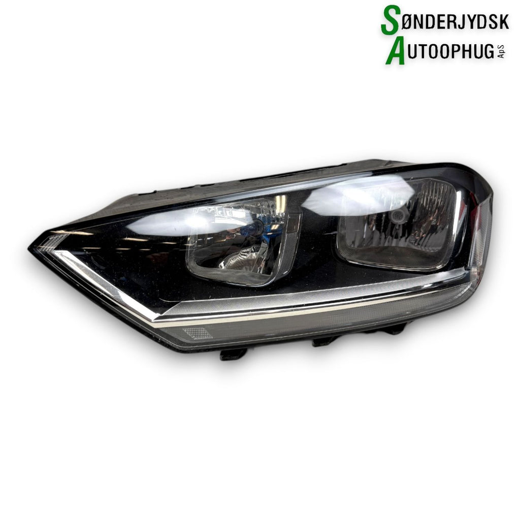 VW Golf Sportsvan Forlygte Med OEM Nr. 517941005C Fra VW Ophugger
