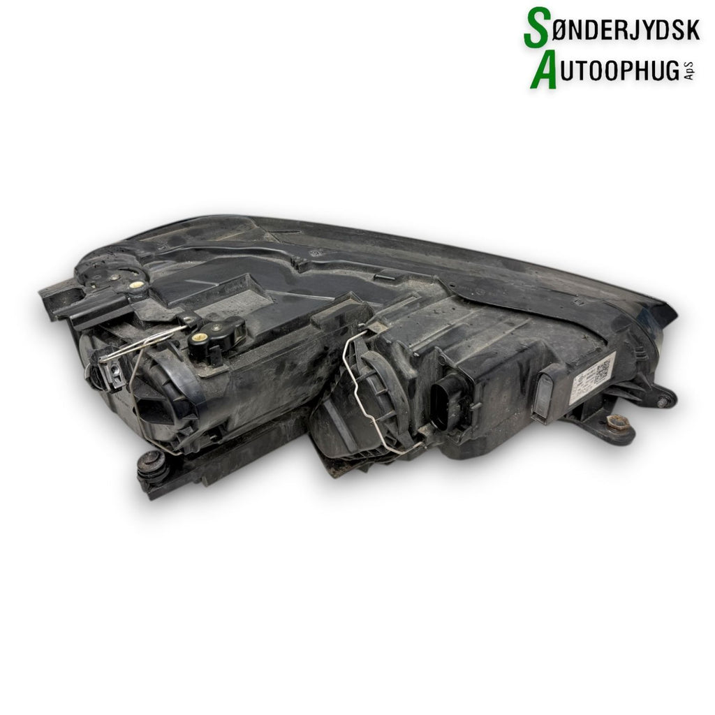 VW Golf Sportsvan Forlygte Med OEM Nr. 517941005C Fra VW Ophugger