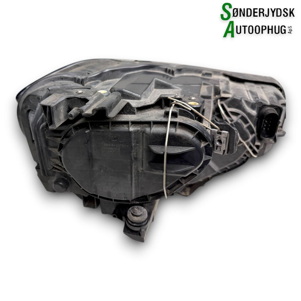 VW Golf Sportsvan Forlygte Med OEM Nr. 517941005C Fra VW Ophugger