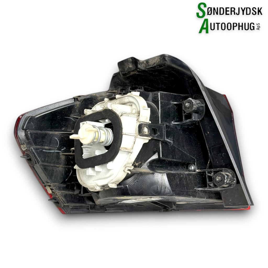 VW Golf Sportsvan Baglygte Med OEM Nr. 510945096AE Fra VW Ophugger