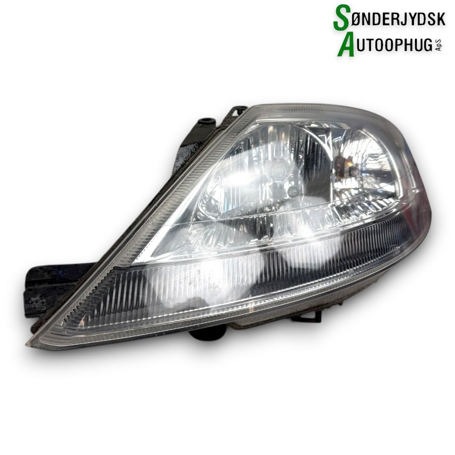 Citroen C3 Forlygte Med OEM Nr. 9680157580 Fra Citroen Ophugger