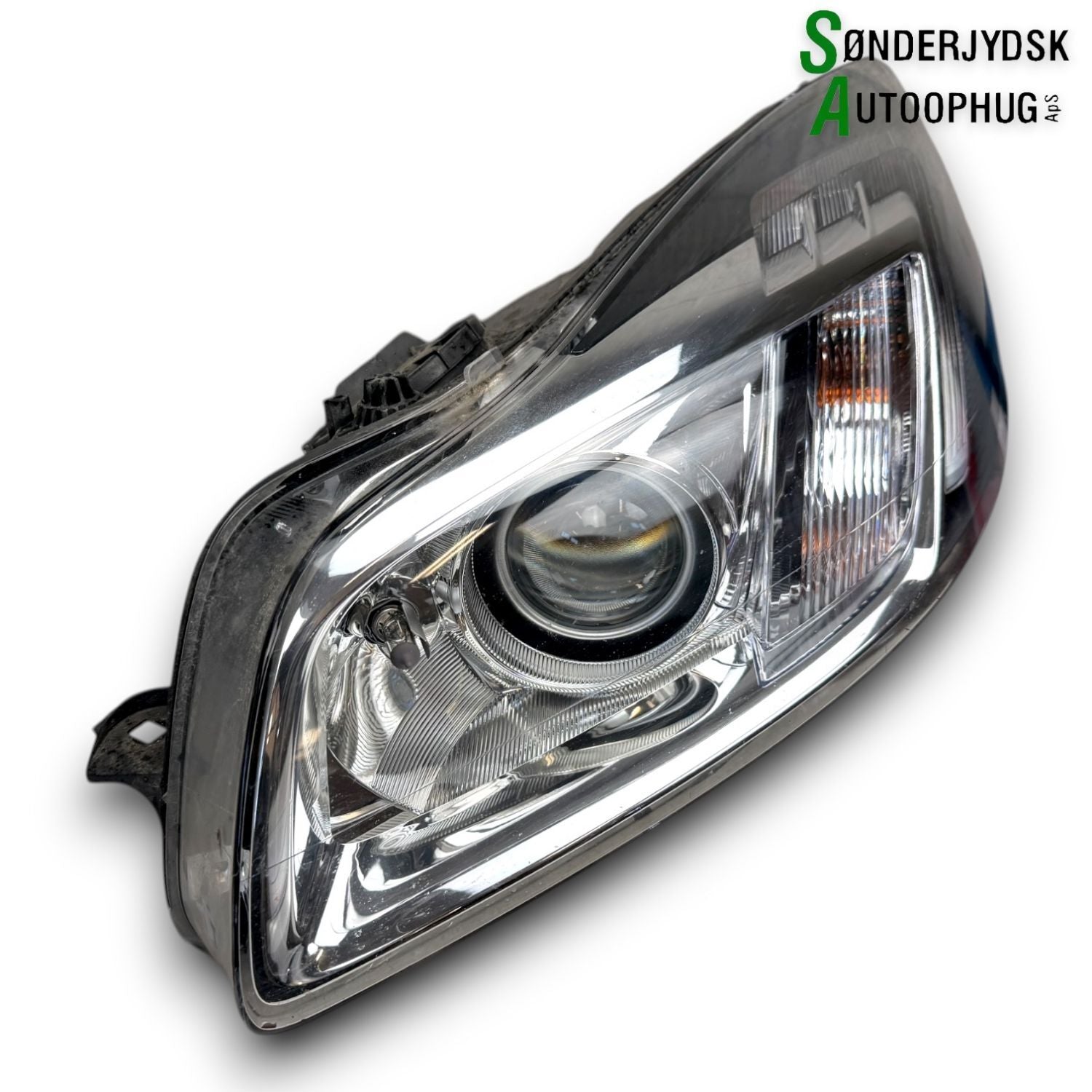 Opel Insignia A Forlygte Med OEM Nr. 13278001 Fra Opel Ophugger