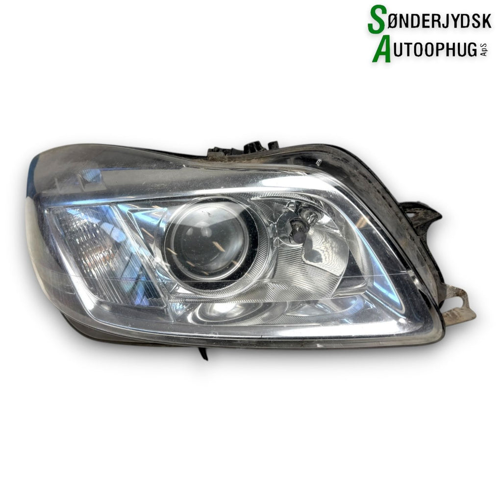 Opel Insignia A Forlygte Med OEM Nr. 22925419 Fra Opel Ophugger