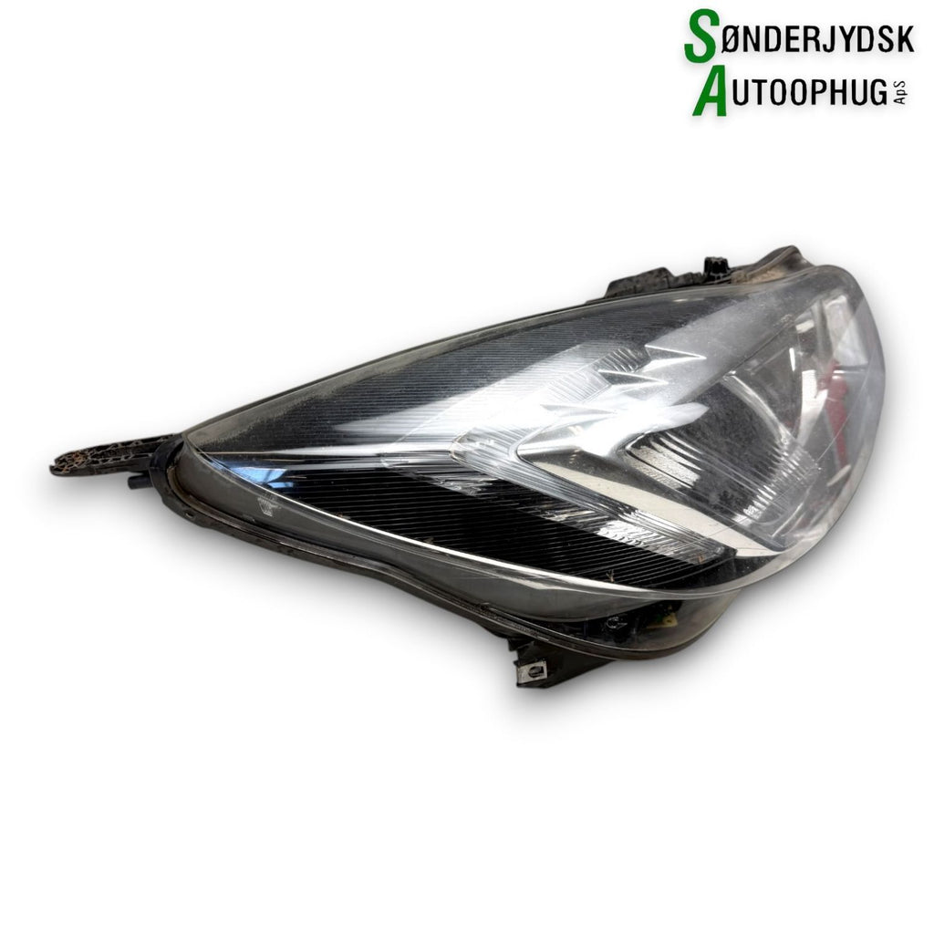 Opel Insignia A Forlygte Med OEM Nr. 22925419 Fra Opel Ophugger
