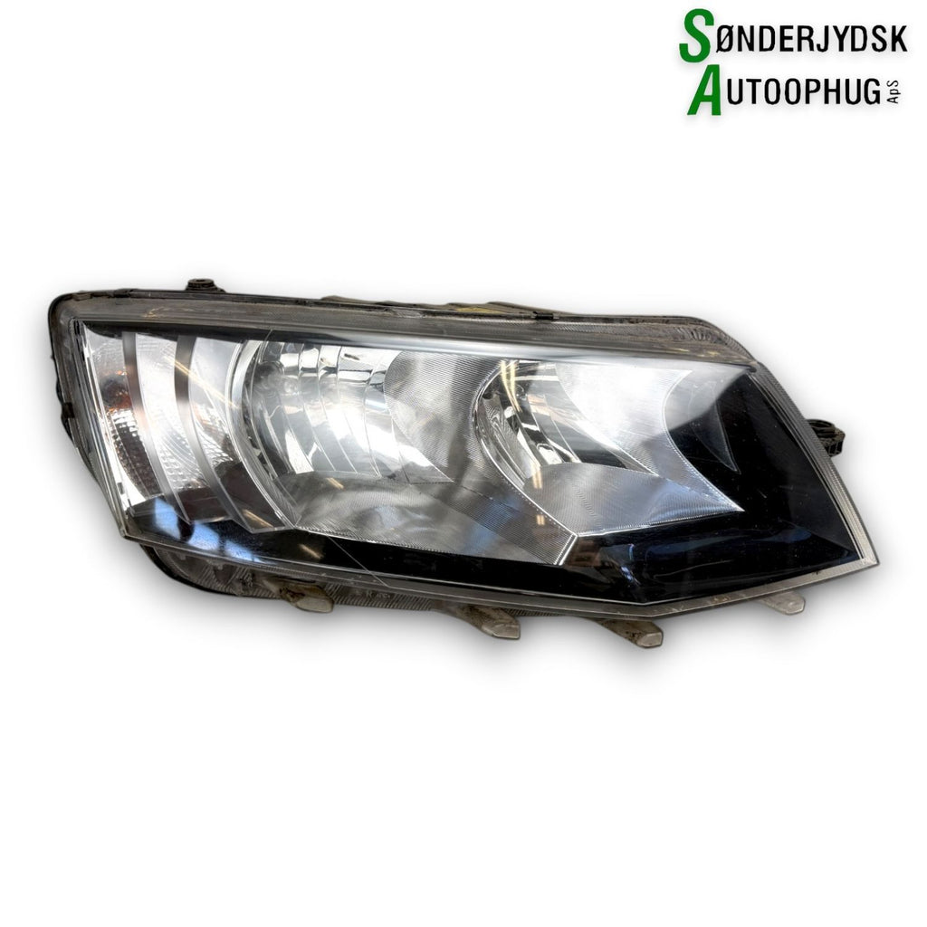 Skoda Octavia Forlygte Med OEM Nr. 5E1941016 Fra Skoda Ophugger
