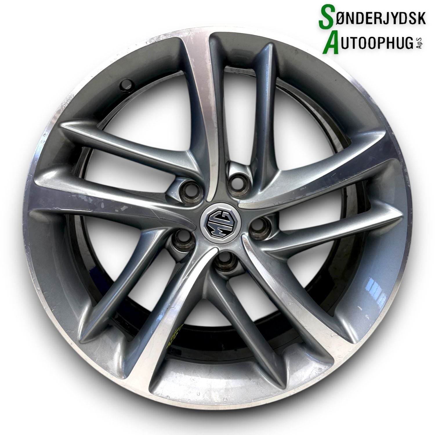 MG Ehs Hybrid Fælg Med OEM Nr. 10485512M Fra MG Ophugger