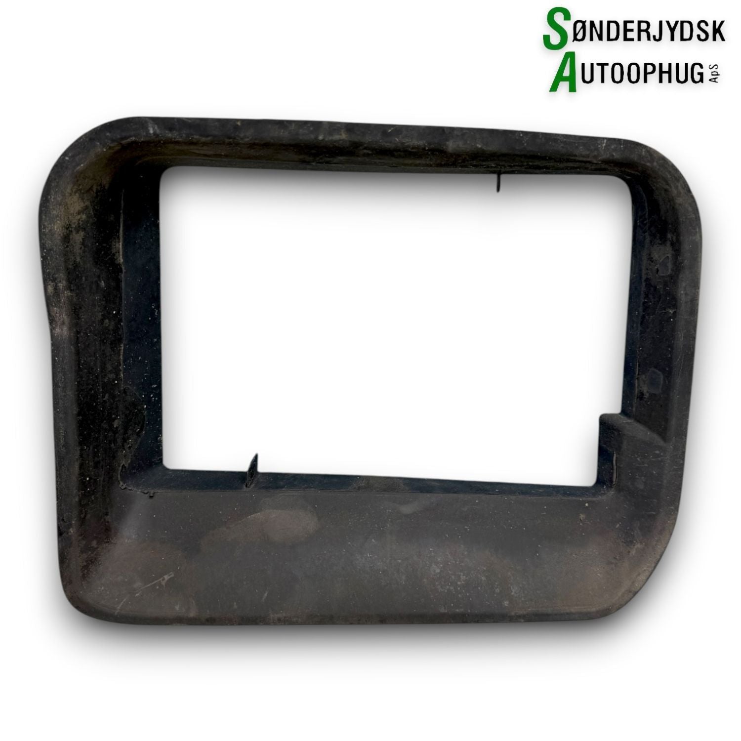 Renault Clio 4 Front, Løsdele Med OEM Nr. 215588067R Fra Renault Ophugger