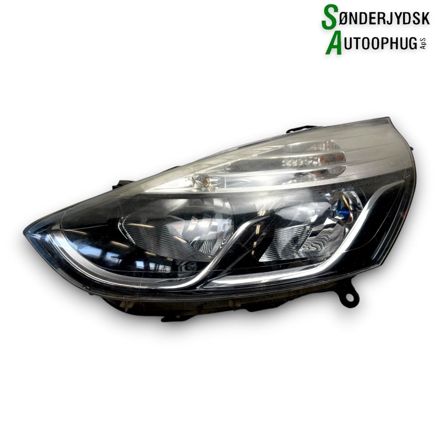 Renault Clio 4 Forlygte Med OEM Nr. 260603442R Fra Renault Ophugger