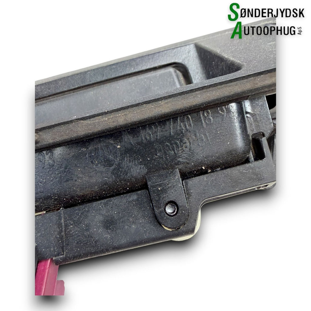 Mercedes A W169 Håndtag Udvendig Med OEM Nr. A2218702410 Fra Mercedes Ophugger