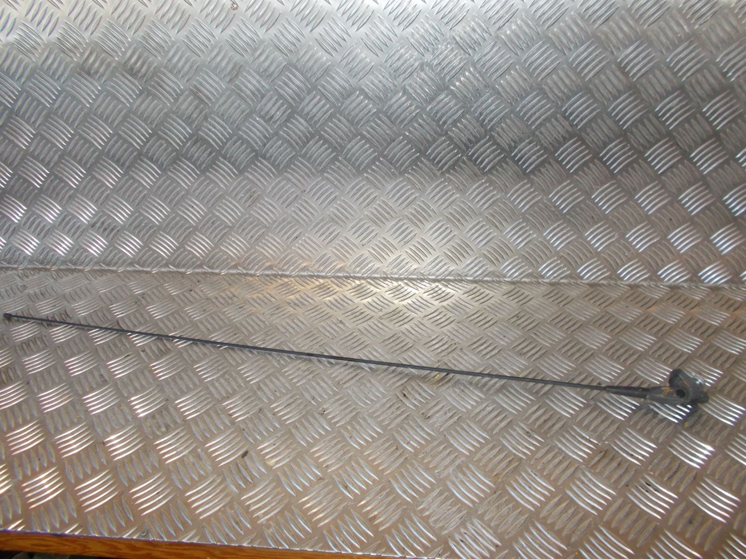 Peugeot 107 Antenne Med OEM Nr. B000990780 Fra Peugeot Ophugger