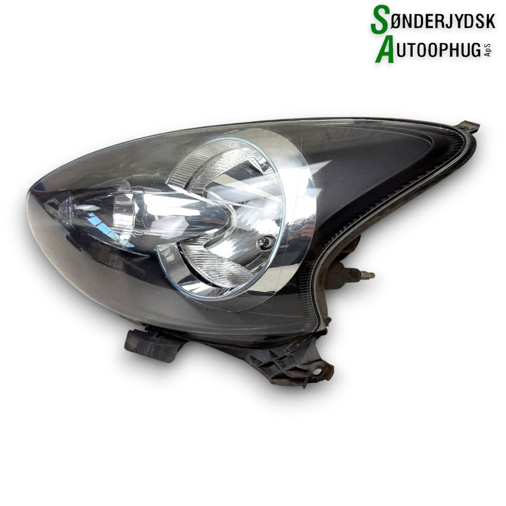 Toyota Aygo Forlygte Med OEM Nr. 811700H011 Fra Toyota Ophugger